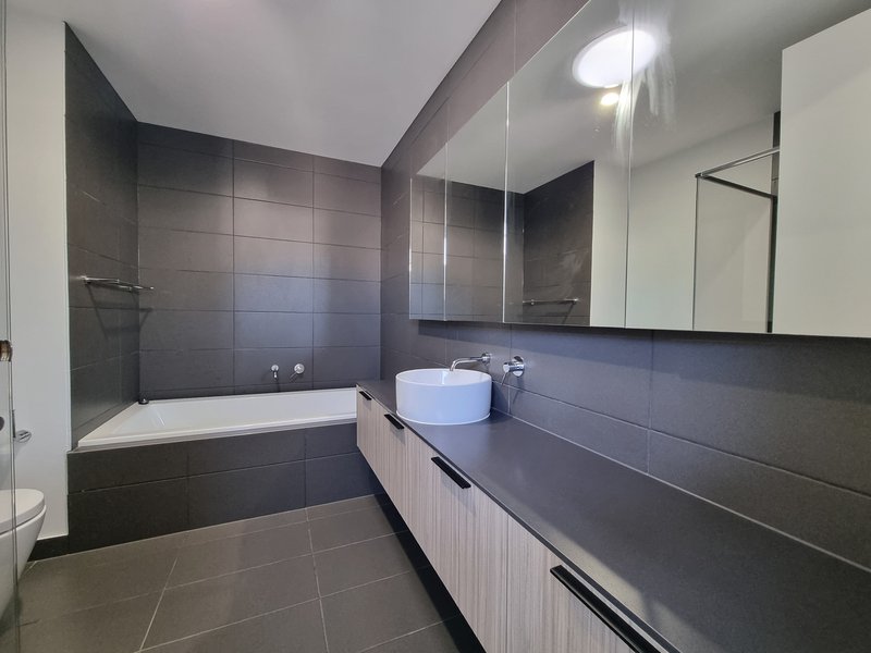 Photo - 4 Peppercorn Way, Clayton South VIC 3169 - Image 7