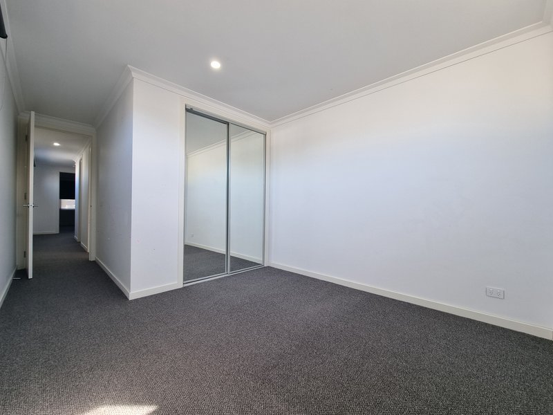 Photo - 4 Peppercorn Way, Clayton South VIC 3169 - Image 8