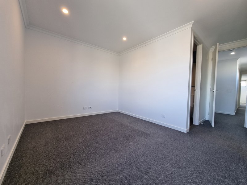 Photo - 4 Peppercorn Way, Clayton South VIC 3169 - Image 14