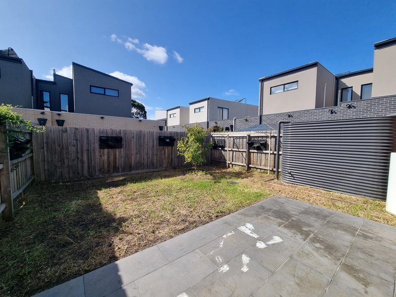 Photo - 4 Peppercorn Way, Clayton South VIC 3169 - Image 17