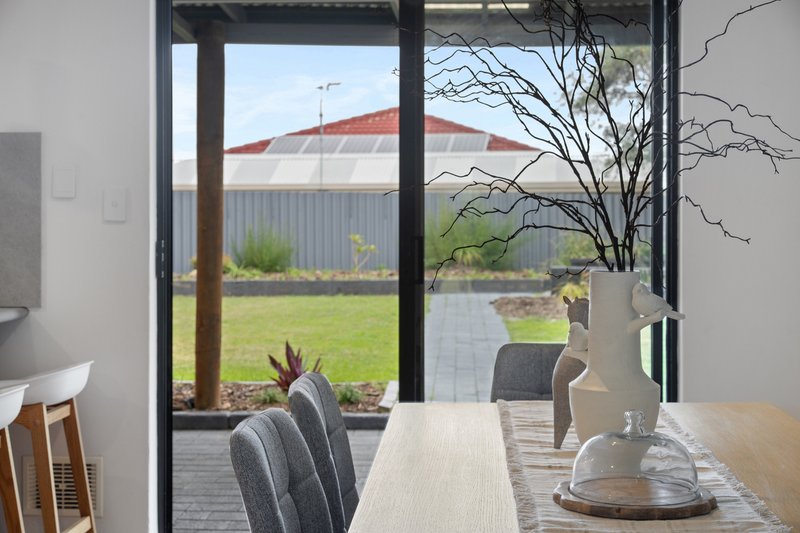 Photo - 4 Perrona Gardens, Mullaloo WA 6027 - Image 11