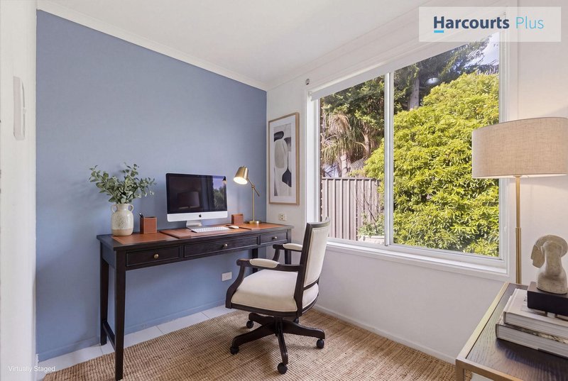 Photo - 4 Perry Barr Road, Hallett Cove SA 5158 - Image 10