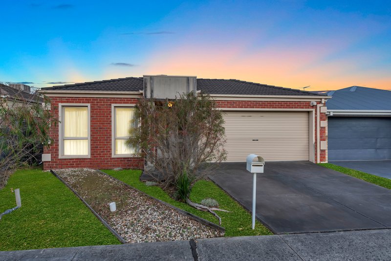 Photo - 4 Persimmon Lane, Pakenham VIC 3810 - Image 1