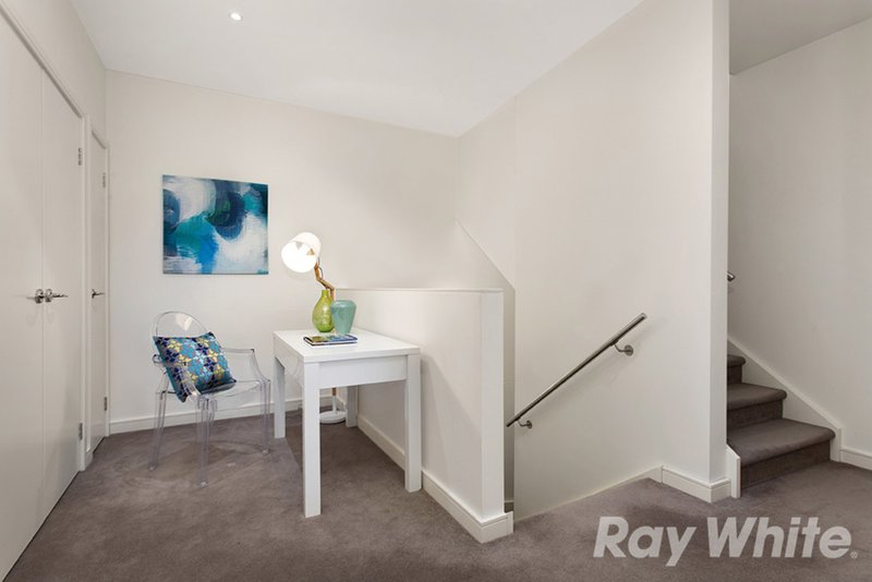 Photo - 4 Peterleigh Place, Mulgrave VIC 3170 - Image 6