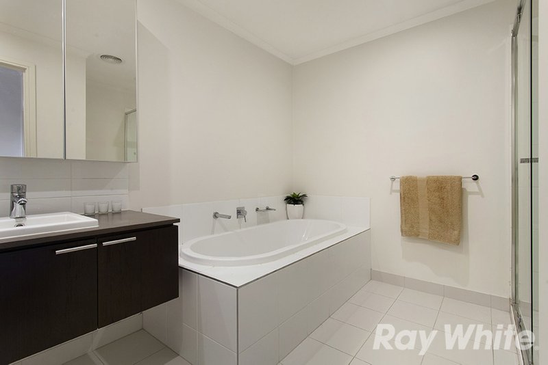 Photo - 4 Peterleigh Place, Mulgrave VIC 3170 - Image 12