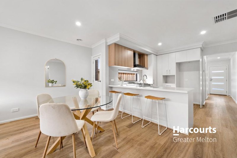 Photo - 4 Petunia Avenue, Tarneit VIC 3029 - Image 5