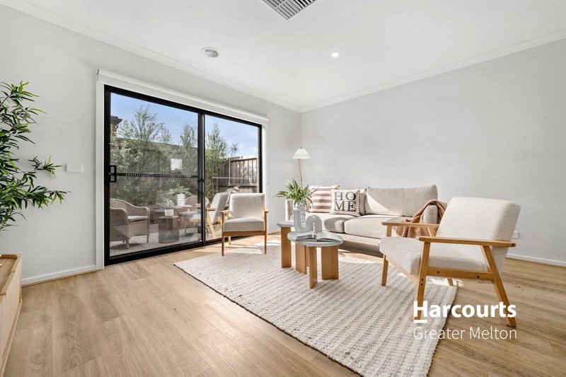 Photo - 4 Petunia Avenue, Tarneit VIC 3029 - Image 6