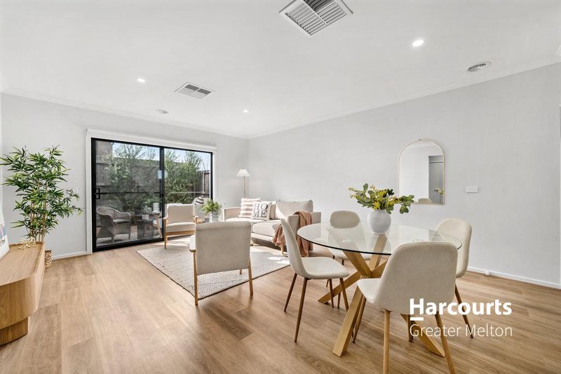Photo - 4 Petunia Avenue, Tarneit VIC 3029 - Image 7