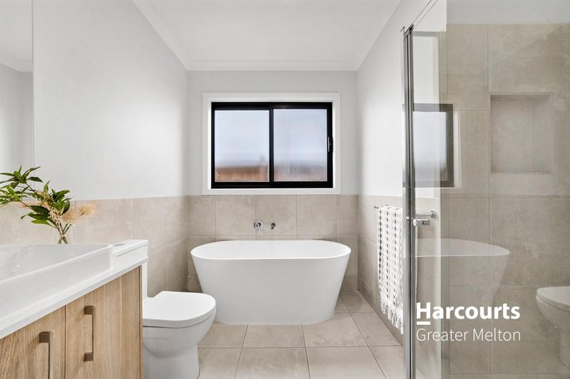 Photo - 4 Petunia Avenue, Tarneit VIC 3029 - Image 11