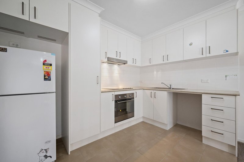 Photo - 4 Phillipa Weeks Street, Watson ACT 2602 - Image 6