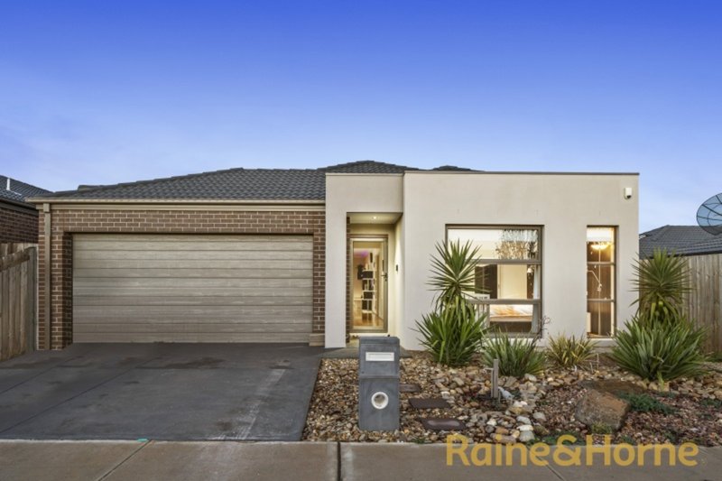 4 Phoenix Grove, Plumpton VIC 3335