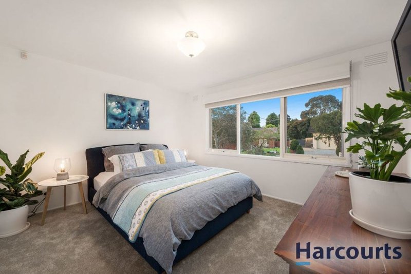 Photo - 4 Piccadilly Avenue, Wantirna South VIC 3152 - Image 6