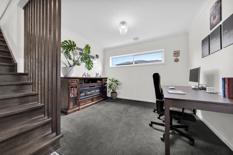 Photo - 4 Pin Oak Court, Narre Warren VIC 3805 - Image 3