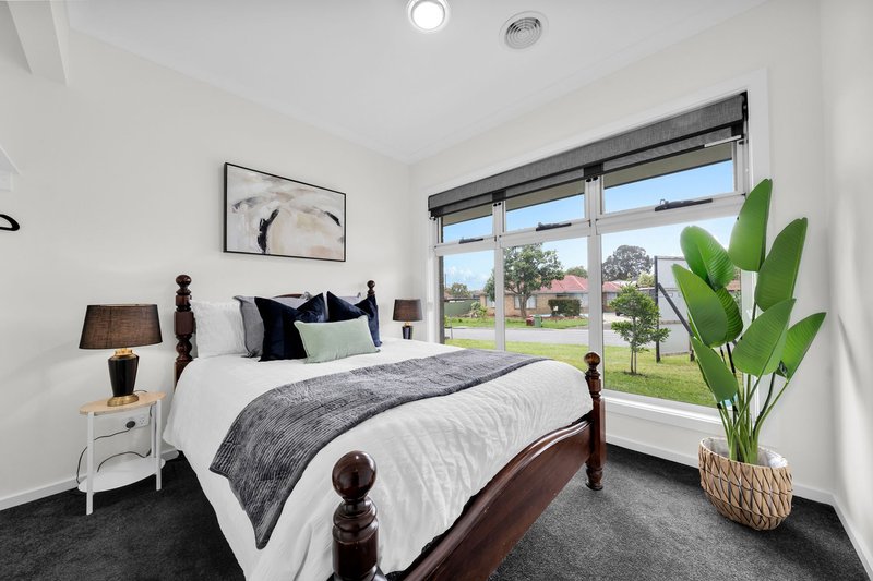 Photo - 4 Pin Oak Court, Narre Warren VIC 3805 - Image 4