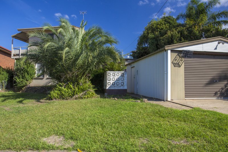 4 Pine Street, Batehaven NSW 2536