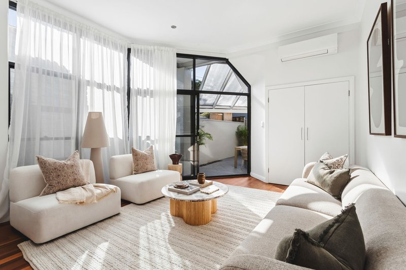 Photo - 4 Pine Street, Newtown NSW 2042 - Image 3