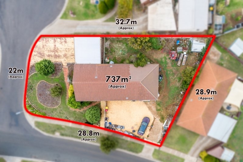 4 Pinnacle Crescent, Brookfield VIC 3338