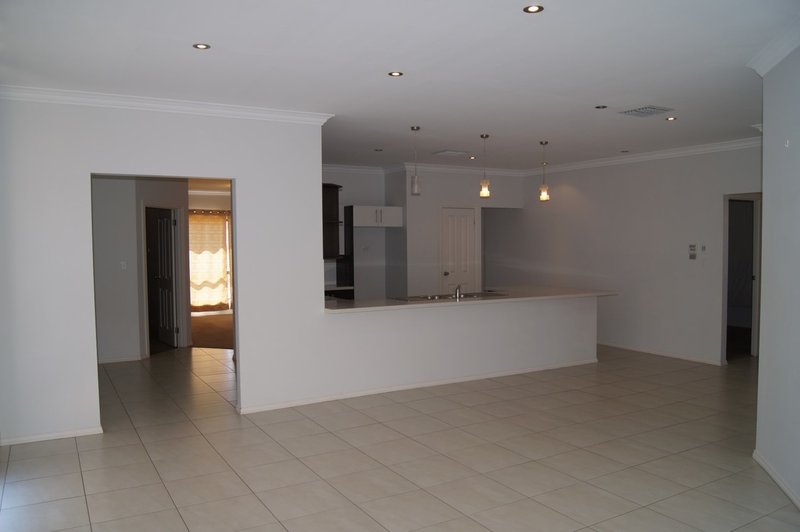 Photo - 4 Pommern Way, Wallaroo SA 5556 - Image 3