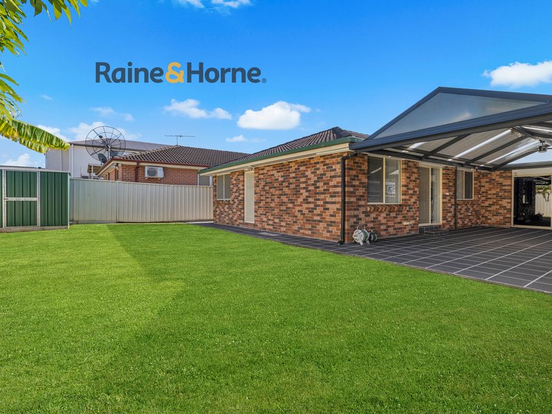 Photo - 4 Port Macquarie Avenue, Hoxton Park NSW 2171 - Image 10