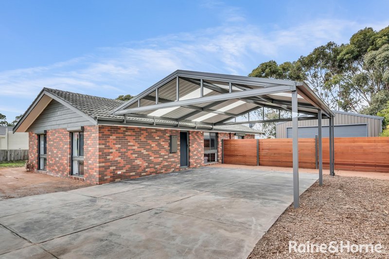 Photo - 4 Portmarnock Court, Sunbury VIC 3429 - Image 2