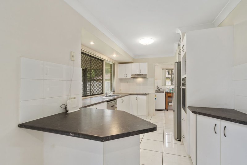 Photo - 4 Prairie Court, Morayfield QLD 4506 - Image 4