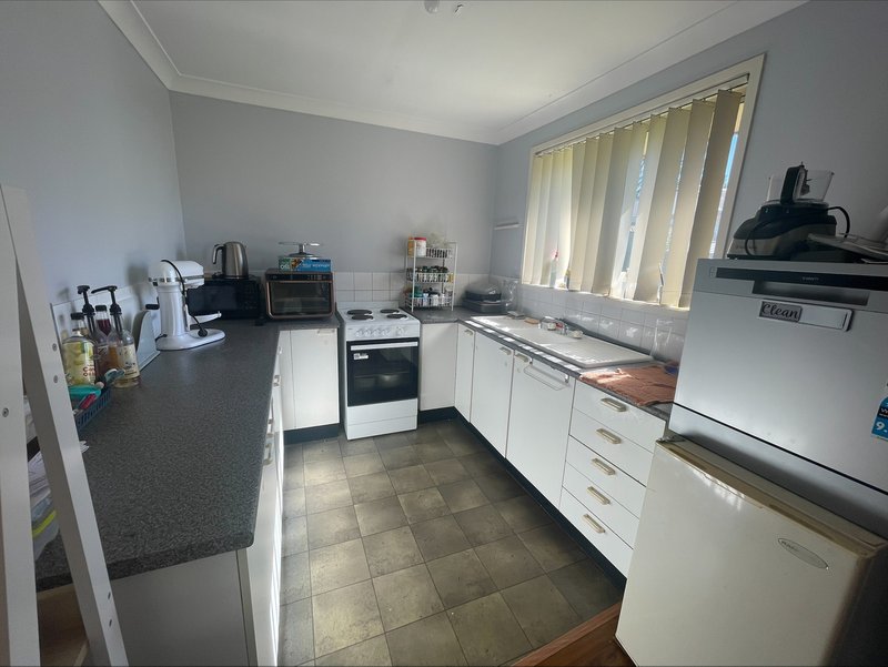 Photo - 4 Preston Street, Cessnock NSW 2325 - Image 4