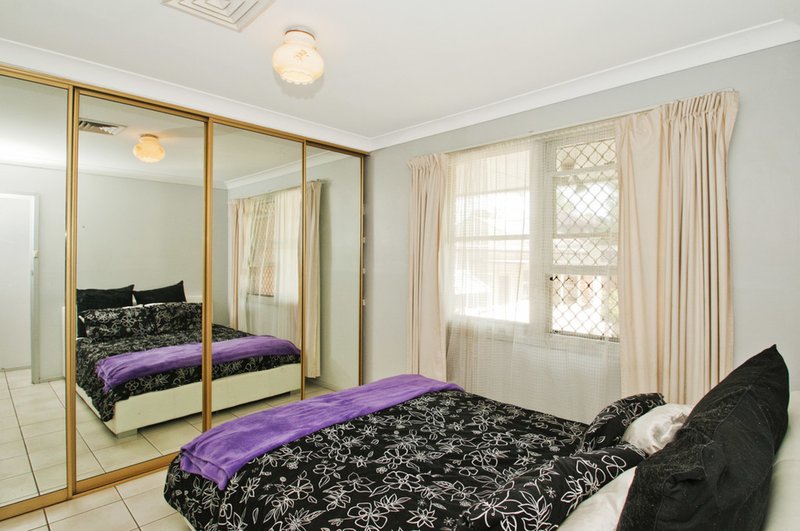 Photo - 4 Prince Edward Dr , Dapto NSW 2530 - Image 5