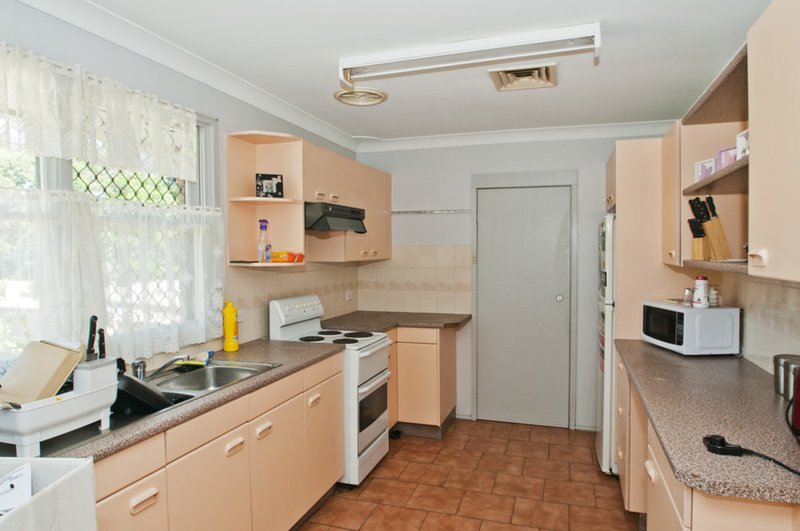 Photo - 4 Prince Edward Dr , Dapto NSW 2530 - Image 6