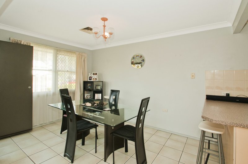 Photo - 4 Prince Edward Dr , Dapto NSW 2530 - Image 9