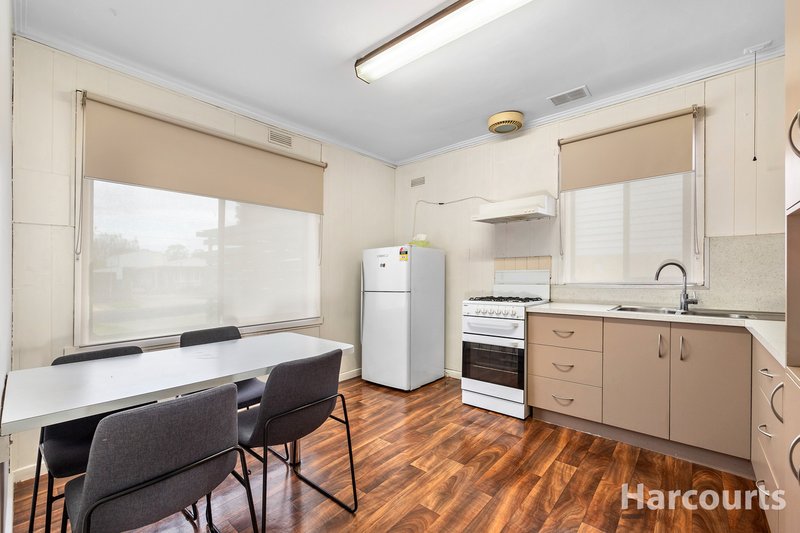 Photo - 4 Prince Street, Moe VIC 3825 - Image 2