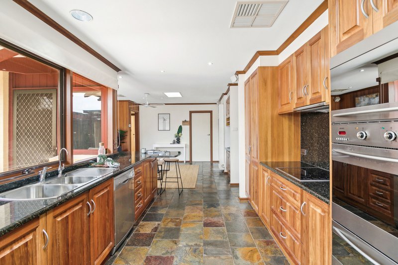 Photo - 4 Proctor Street, Flagstaff Hill SA 5159 - Image 10