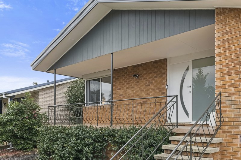 Photo - 4 Pulleine Crescent, Macgregor ACT 2615 - Image 2