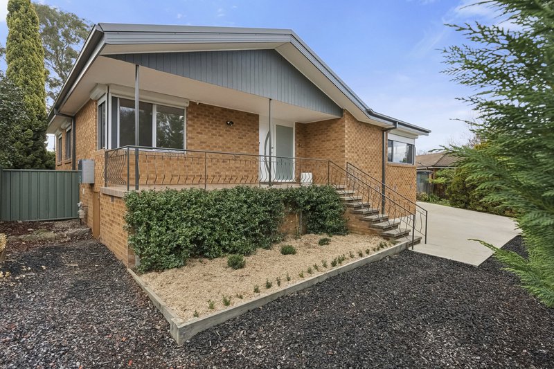 Photo - 4 Pulleine Crescent, Macgregor ACT 2615 - Image 3