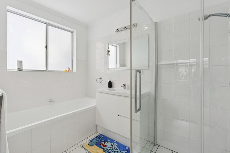 Photo - 4 Pulleine Crescent, Macgregor ACT 2615 - Image 13