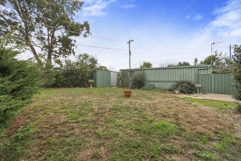 Photo - 4 Pulleine Crescent, Macgregor ACT 2615 - Image 23