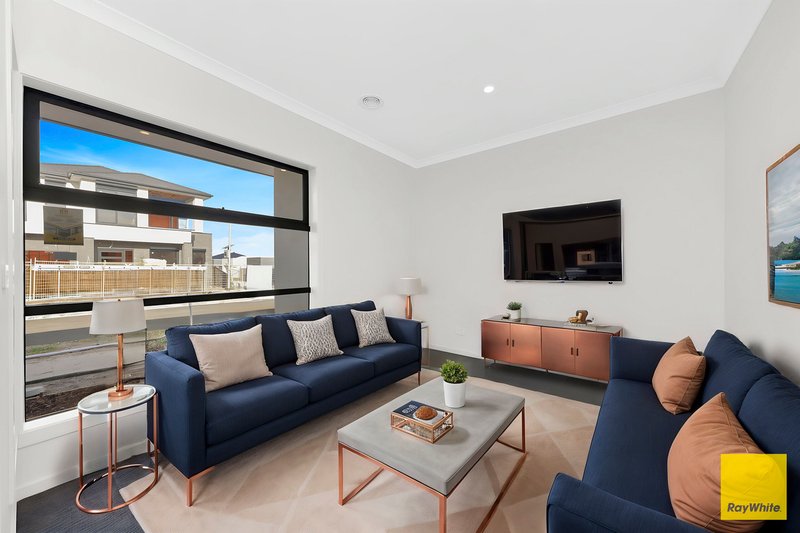 Photo - 4 Pyrus Crescent, Mickleham VIC 3064 - Image 2