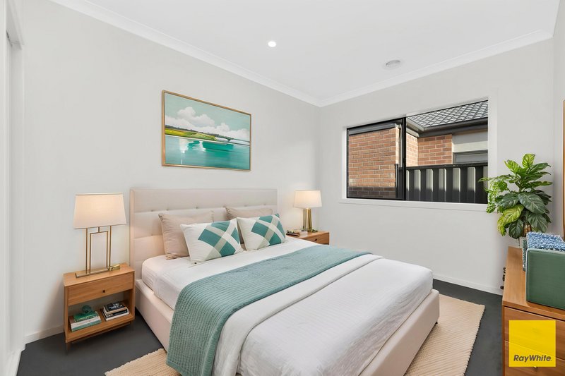 Photo - 4 Pyrus Crescent, Mickleham VIC 3064 - Image 7