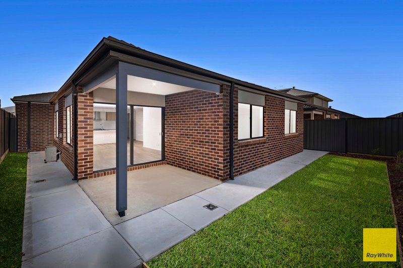 Photo - 4 Pyrus Crescent, Mickleham VIC 3064 - Image 14