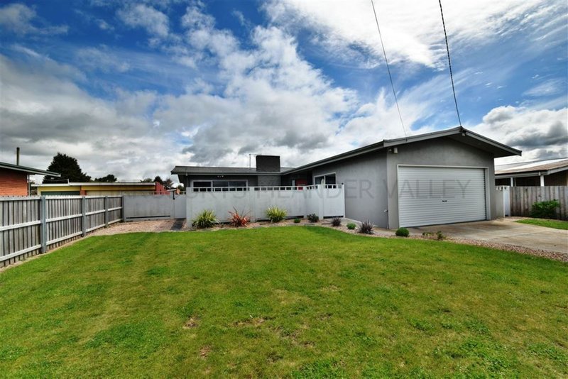 Photo - 4 Quamby Court, Deloraine TAS 7304 - Image 2