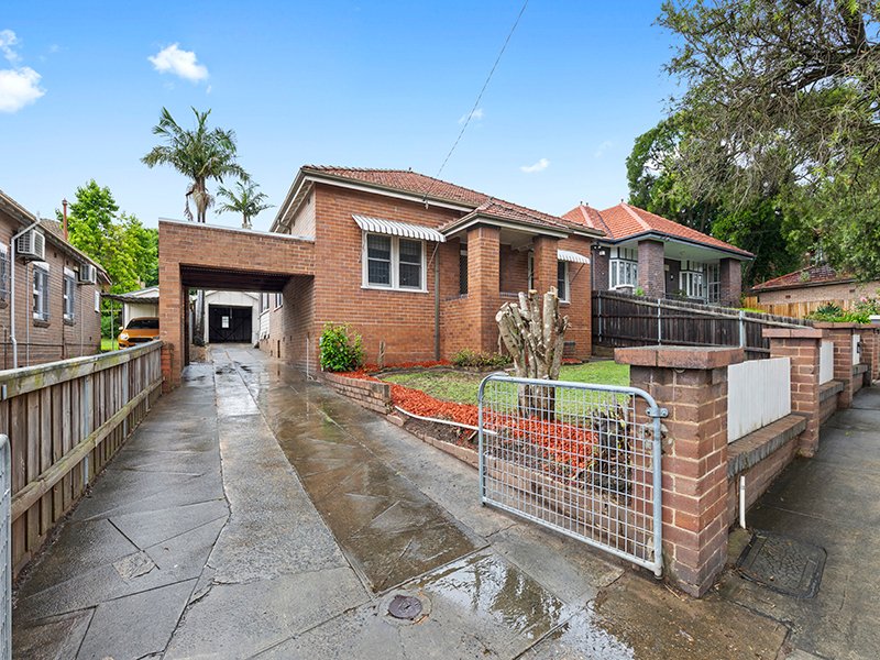 Photo - 4 Quandong Avenue, Burwood NSW 2134 - Image 1