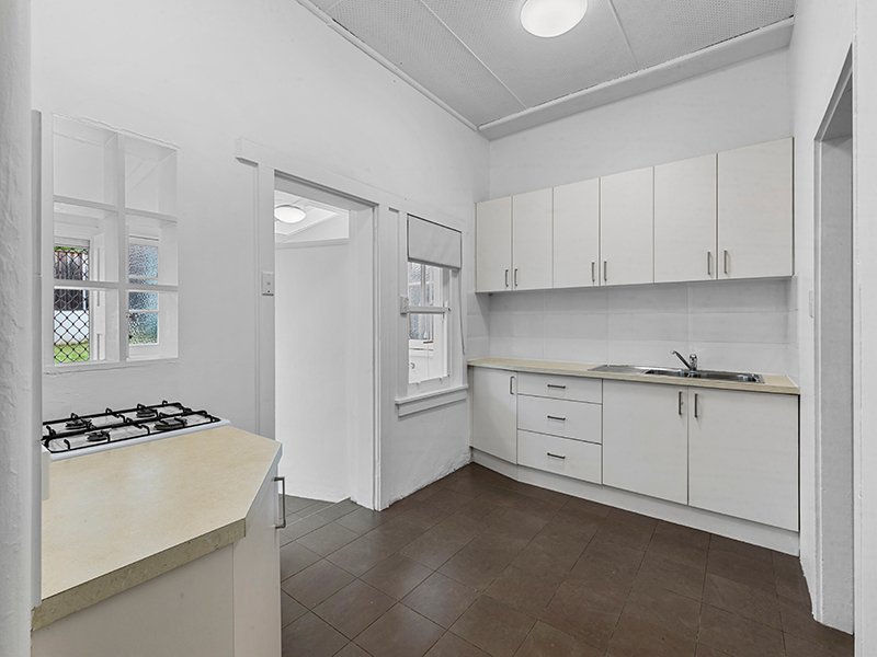 Photo - 4 Quandong Avenue, Burwood NSW 2134 - Image 4