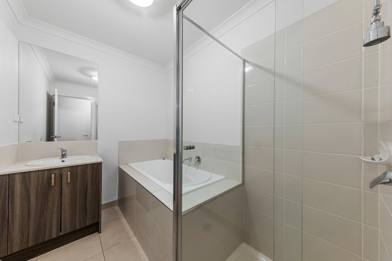 Photo - 4 Quinella Way, Pakenham VIC 3810 - Image 10