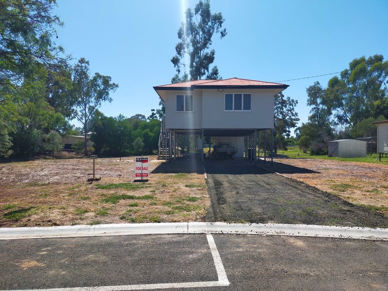 Photo - 4 Quintin Street, Roma QLD 4455 - Image 2