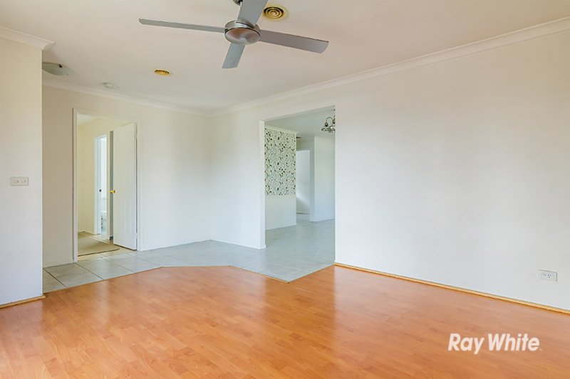 Photo - 4 Raffindale Crescent, Cranbourne West VIC 3977 - Image 7