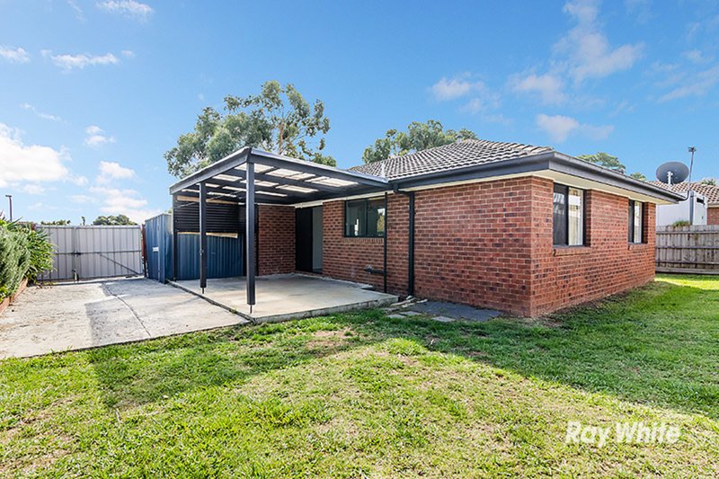 Photo - 4 Raffindale Crescent, Cranbourne West VIC 3977 - Image 14