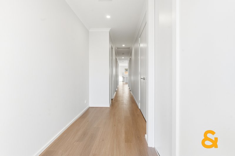 Photo - 4 Rainbow Street, Wollert VIC 3750 - Image 2