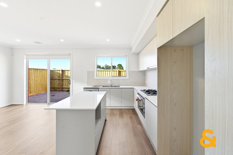 Photo - 4 Rainbow Street, Wollert VIC 3750 - Image 5
