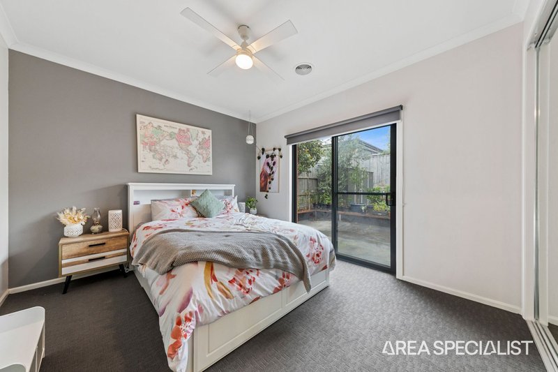 Photo - 4 Randall Avenue, Clyde North VIC 3978 - Image 11