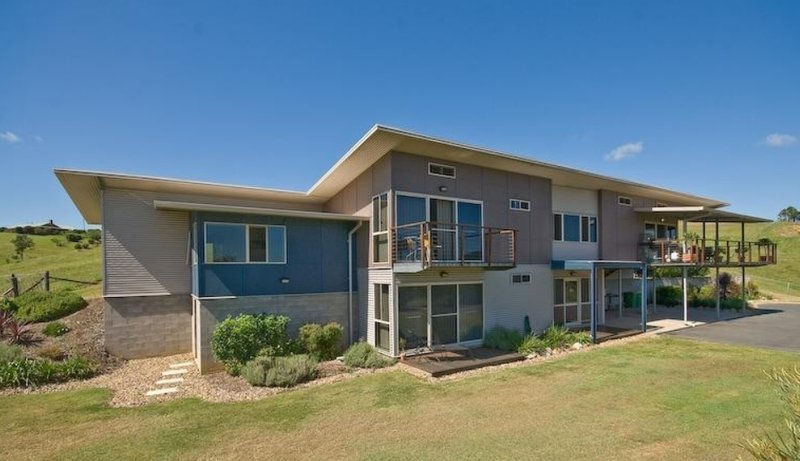 4 Range View Drive, Mount Samson QLD 4520