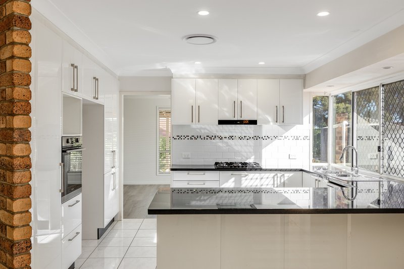 Photo - 4 Rebecca Street, Glenvale QLD 4350 - Image 5